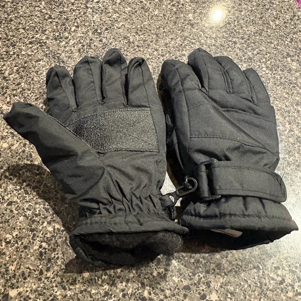 Kids Black Insulated Winter Gloves